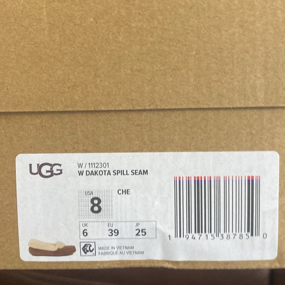UGG Dakota Spill Seam Slipper - Picture 6 of 6